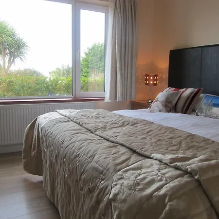 Edencrest Bed and Breakfast 4*